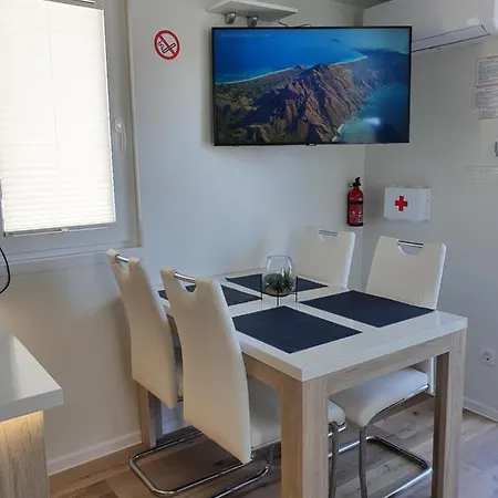 Floating House Sena Pula