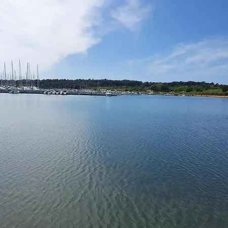 Floating House Sena 船上ホテル