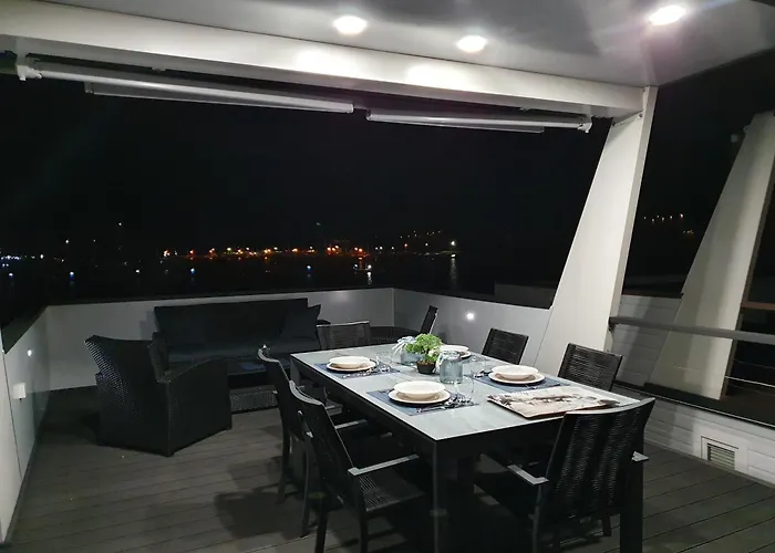 Floating House Sena * Пула