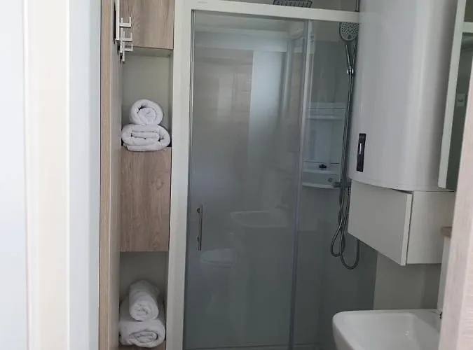 Floating House Sena Ботель Пула