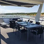 보트호텔 Floating House Sena 풀라