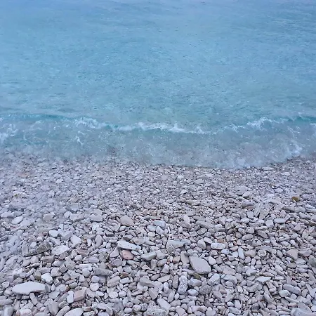 Floating House Sena Pula