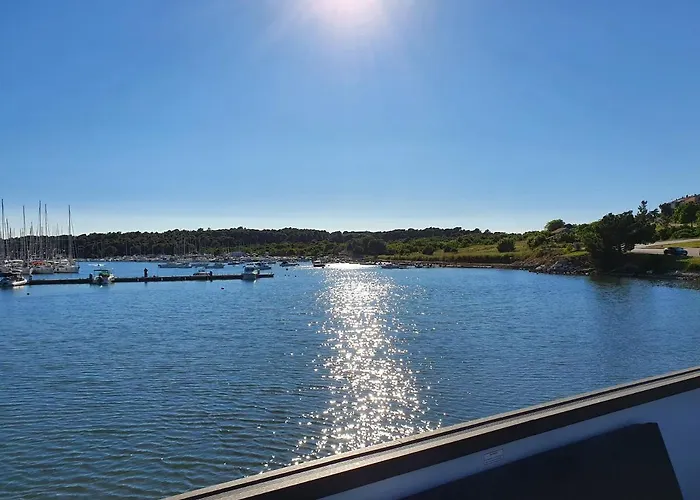 Båthotell Floating House Sena Pula